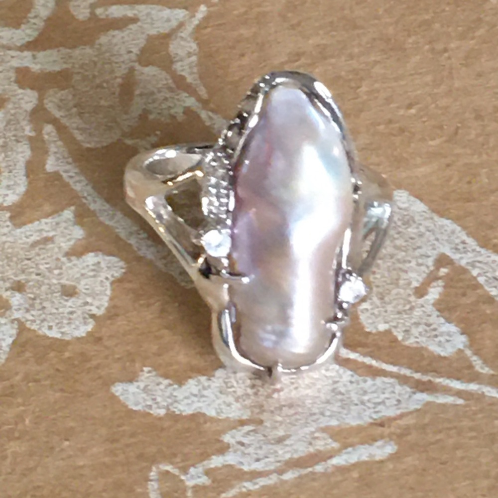 SALE Elegant Sterling Silver Pale Pinkish Cream Baroque Pearl Ring